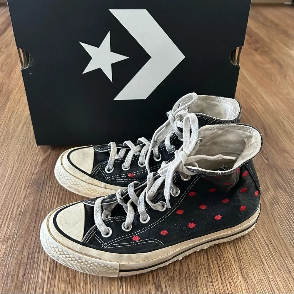 CONVERSE all Star Chuck Taylor hi top kiss lips embroidered lace up shoes sz7 - Picture 3 of 9